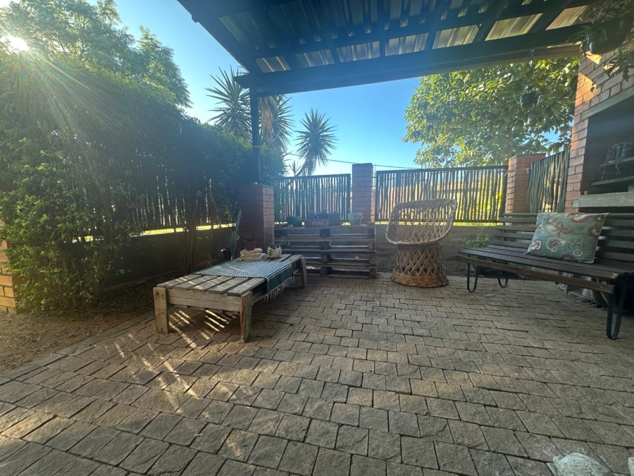2 Bedroom Property for Sale in Waterval East North West